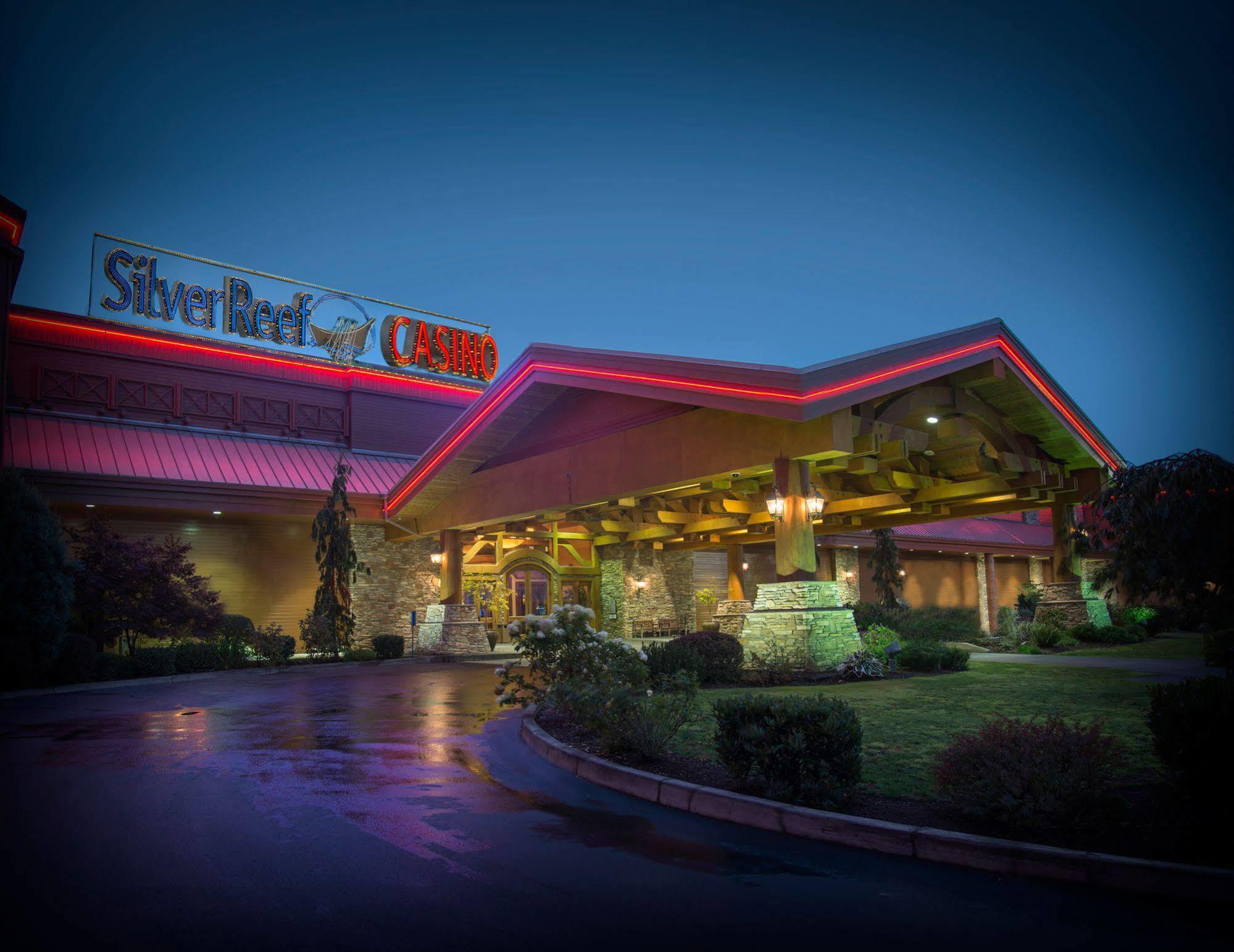 Silver Reef Casino Resort Ferndale Exteriör bild